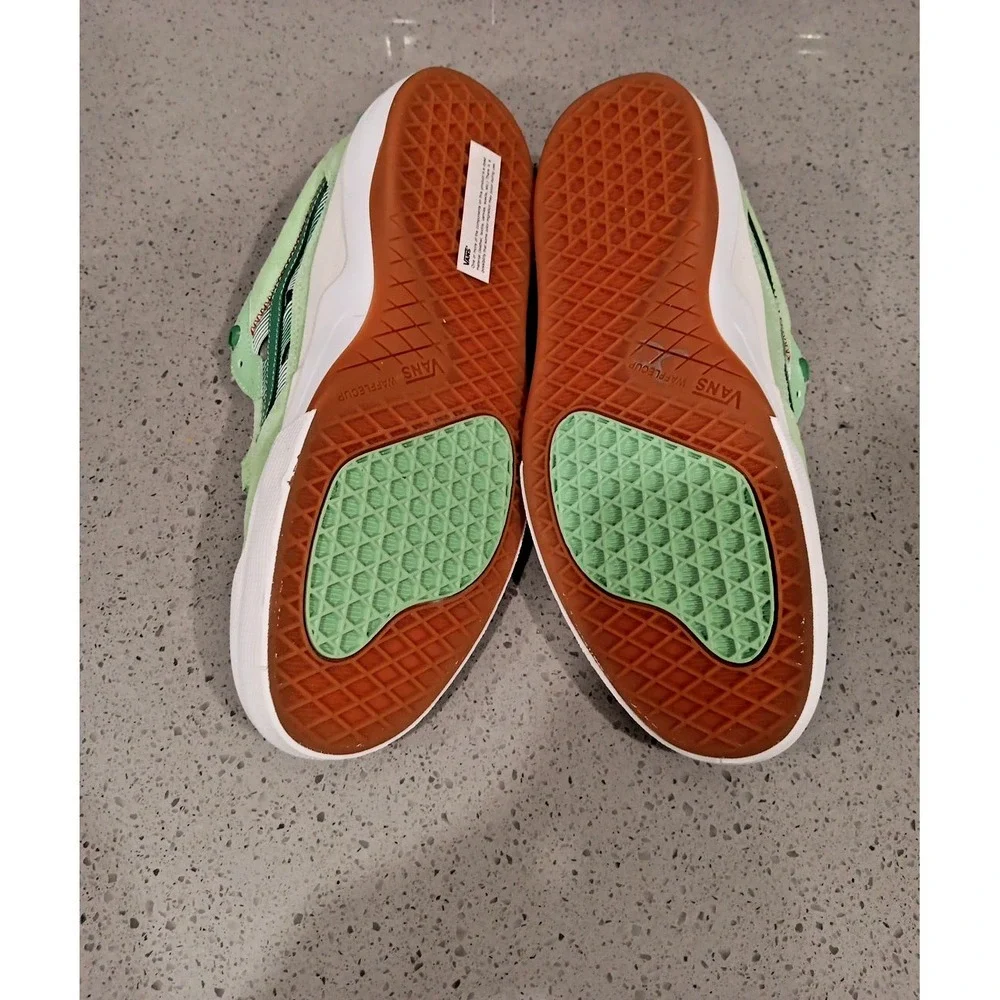 new Vans Men's size 10.5 skate 2 Wayvee green/gum sk8 shoes
